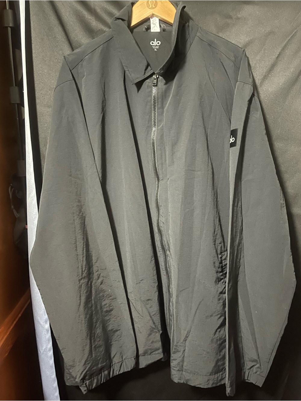 ALO Yoga Men’s Black Full-Zip Windbreaker Jacket
